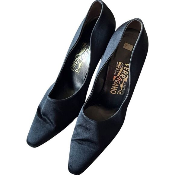Salvatore Ferragamo Women's Velvet Fabric Mid Height Heels Pumps Black Size 8.5 - Picture 1 of 7